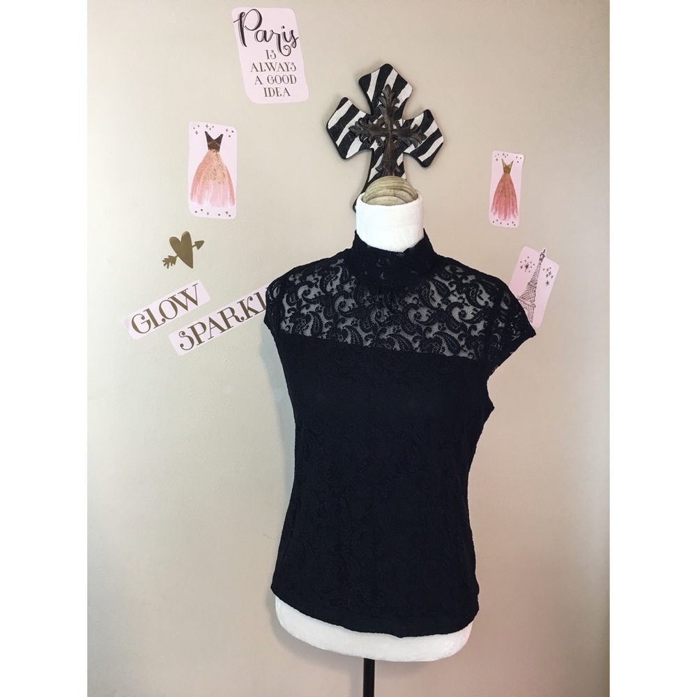 Raffaella Lace Sleeveless Blouse